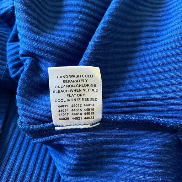 Long Sleeveless Dress - Picture 7 of 7